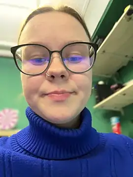 Snapshot of _CherryBloom_ chatting on September 25, 8:45 pm CherryBloom online show from September 25, 8:45 pm