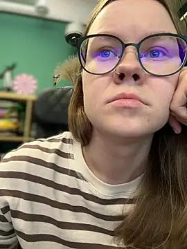 Snapshot of _CherryBloom_ chatting on September 28, 8:52 am CherryBloom online show from September 28, 8:52 am