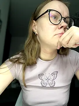 Snapshot of _CherryBloom_ chatting on October 29, 2:19 pm CherryBloom online show from October 29, 2:19 pm