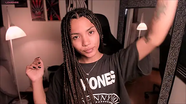 Snapshot of Nati____ chatting on September 30, 4:17 am Nati online show from September 30, 4:17 am