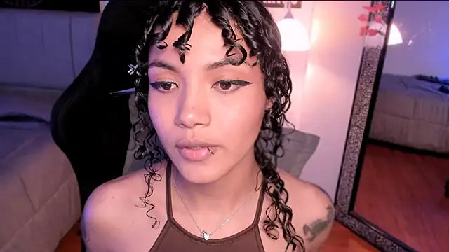 Snapshot of Nati____ chatting on October 16, 4:13 am Nati online show from October 16, 4:13 am