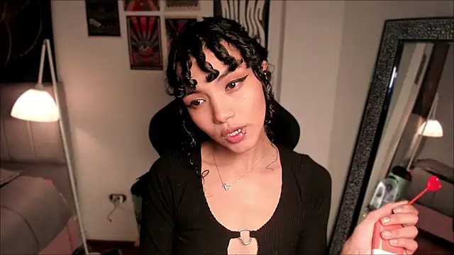 Snapshot of Nati____ chatting on November 7, 5:18 am Nati online show from November 7, 5:18 am