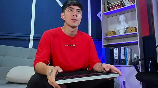 etham wolf  online show from September 27, 12:32 pm