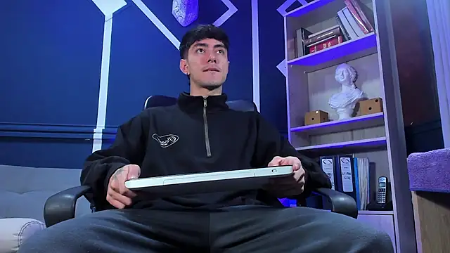 etham wolf  online show from September 29, 12:10 pm