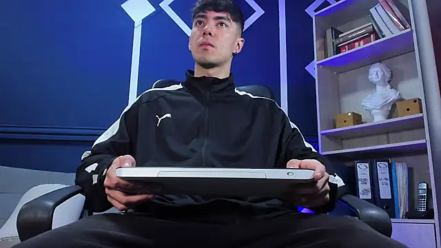 etham wolf  online show from October 6, 11:51 am