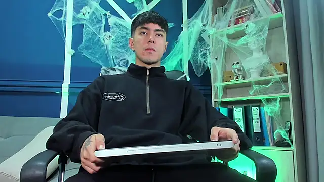 etham wolf  online show from October 20, 11:54 am