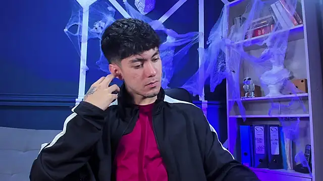 etham wolf  online show from November 6, 1:23 pm