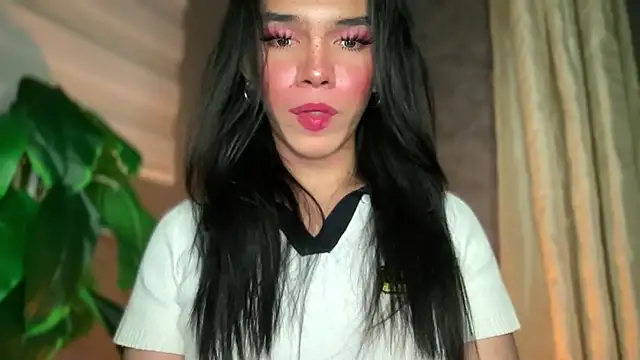 Snapshot of Misselliefayexxx chatting on September 8, 8:41 pm Misselliefayexxx online show from September 8, 8:41 pm