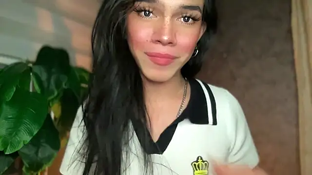 Snapshot of Misselliefayexxx chatting on September 14, 3:05 am Misselliefayexxx online show from September 14, 3:05 am