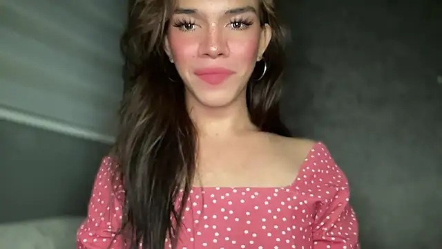 Snapshot of Misselliefayexxx chatting on October 8, 12:41 am Misselliefayexxx online show from October 8, 12:41 am