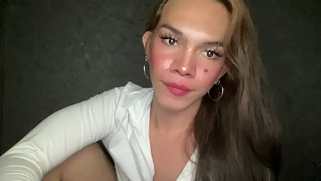 Snapshot of Misselliefayexxx chatting on October 23, 10:19 pm Misselliefayexxx online show from October 23, 10:19 pm