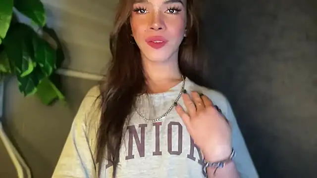 Snapshot of Misselliefayexxx chatting on November 29, 10:29 am Misselliefayexxx online show from November 29, 10:29 am