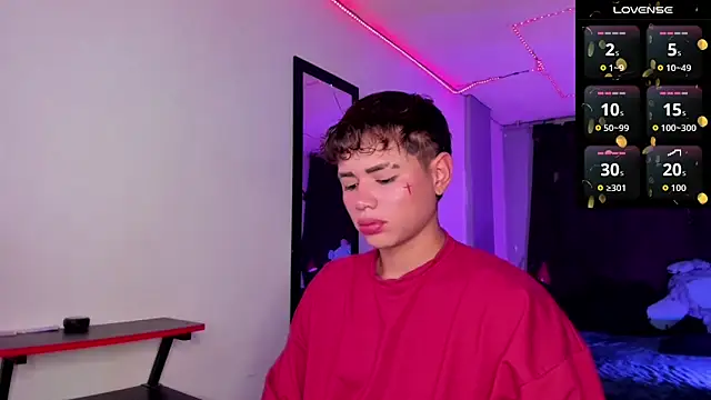 Snapshot of Jostin18 chatting on September 15, 1:44 pm Jostin18 online show from September 15, 1:44 pm