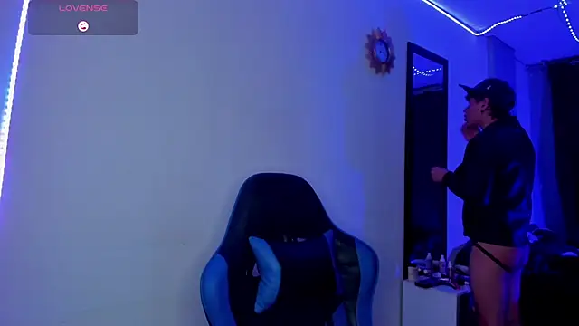 Snapshot of Jostin18 chatting on November 7, 4:56 am Jostin18 online show from November 7, 4:56 am