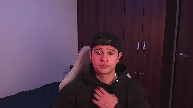 domsantiago  online show from October 11, 3:06 am