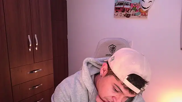 domsantiago  online show from November 9, 1:15 am