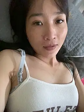 Snapshot of oneyou_400 chatting on October 16, 6:42 pm oneyou 400 online show from October 16, 6:42 pm