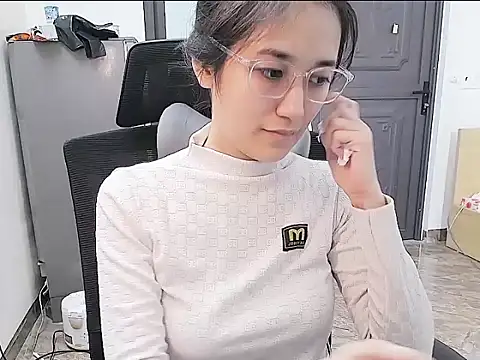 Shulee21 online show from October 20, 3:40 am