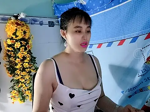 emgaixinhngoan online show from September 12, 4:07 pm