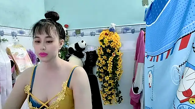 emgaixinhngoan online show from September 18, 3:03 pm