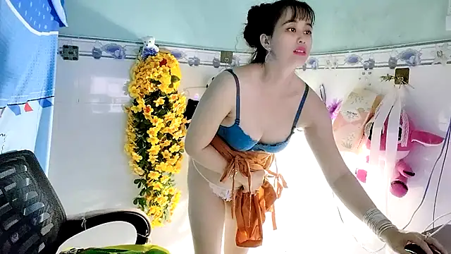 emgaixinhngoan online show from October 2, 4:03 pm