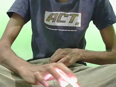 Snapshot of rockyy23boy chatting on October 7, 3:53 pm rockyy23boy online show from October 7, 3:53 pm