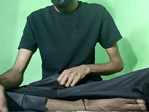 Snapshot of rockyy23boy chatting on October 16, 10:38 am rockyy23boy online show from October 16, 10:38 am