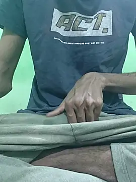 Snapshot of rockyy23boy chatting on November 7, 1:38 am rockyy23boy online show from November 7, 1:38 am