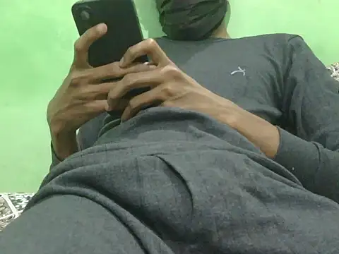 Snapshot of rockyy23boy chatting on November 30, 3:27 pm rockyy23boy online show from November 30, 3:27 pm