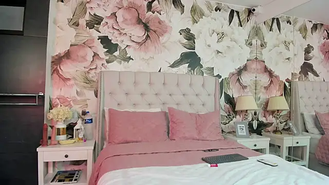 MaddyMay  online show from November 7, 8:42 pm