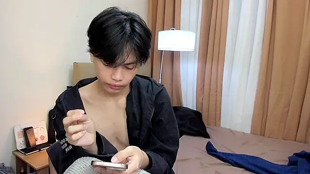 hotfreshdior online show from October 7, 5:10 pm