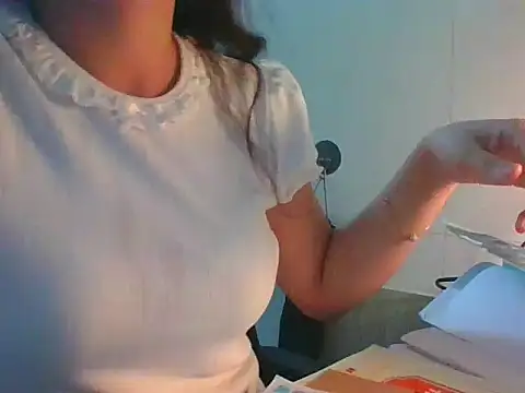 Linzly online show from October 6, 4:37 pm