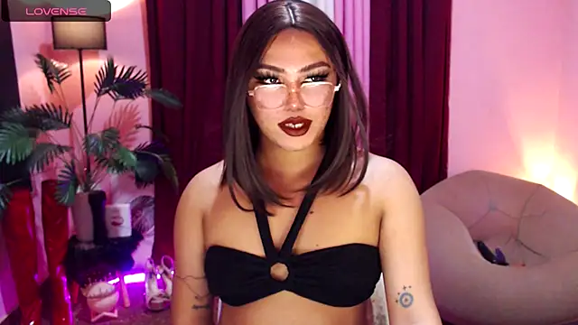 Snapshot of Unique_Maya chatting on September 17, 9:00 am Unique Maya online show from September 17, 9:00 am