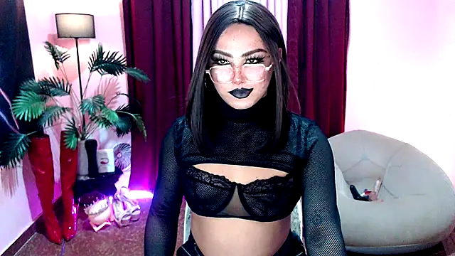 Snapshot of Unique_Maya chatting on September 18, 6:48 am Unique Maya online show from September 18, 6:48 am