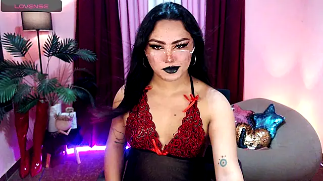 Snapshot of Unique_Maya chatting on October 18, 8:26 am Unique Maya online show from October 18, 8:26 am