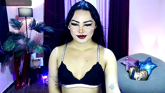 Snapshot of Unique_Maya chatting on October 20, 7:53 am Unique Maya online show from October 20, 7:53 am