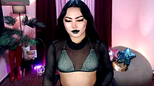 Snapshot of Unique_Maya chatting on October 27, 8:51 am Unique Maya online show from October 27, 8:51 am