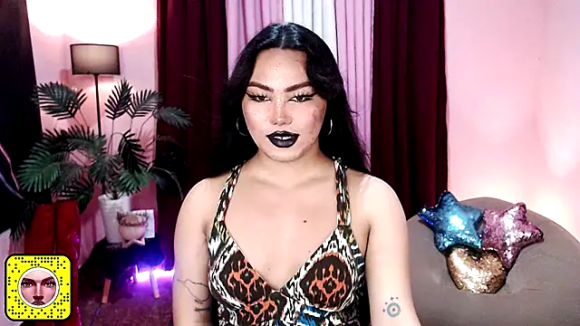 Snapshot of Unique_Maya chatting on November 7, 8:47 am Unique Maya online show from November 7, 8:47 am