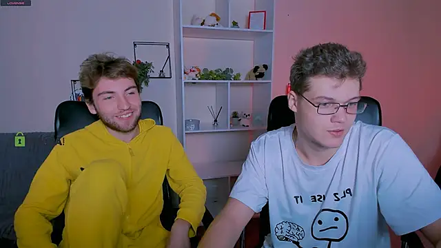 Snapshot of lucas_long_ chatting on October 9, 7:23 pm lucas long online show from October 9, 7:23 pm