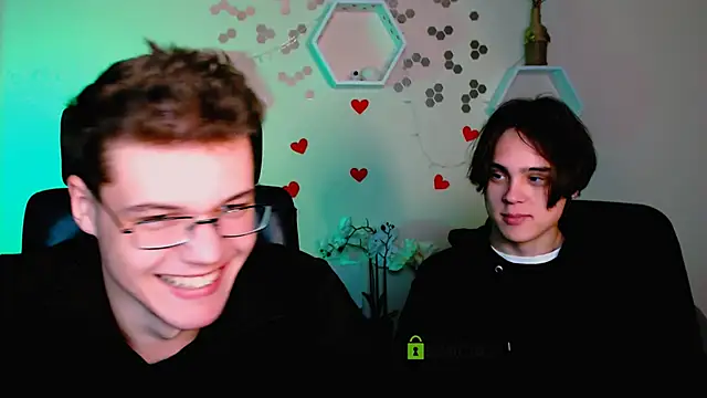 Snapshot of lucas_long_ chatting on October 12, 8:46 am lucas long online show from October 12, 8:46 am