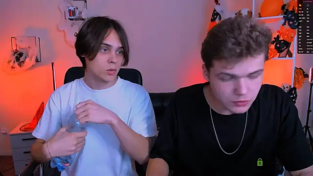 Snapshot of lucas_long_ chatting on November 3, 7:48 pm lucas long online show from November 3, 7:48 pm