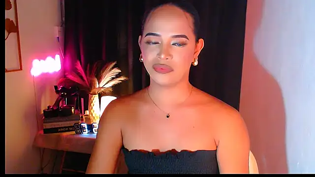 Lorainnelustts online show from November 27, 1:13 pm