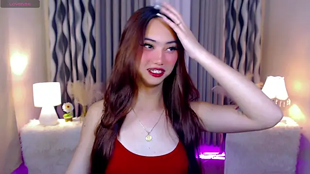 Kiah Wyatt online show from October 31, 6:47 am