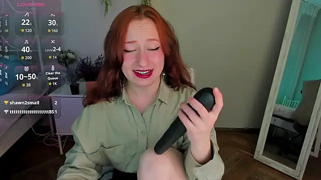 Violet Griffen online show from December 5, 4:03 pm