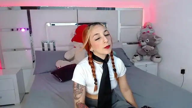 ElektraRous online show from September 26, 5:28 pm