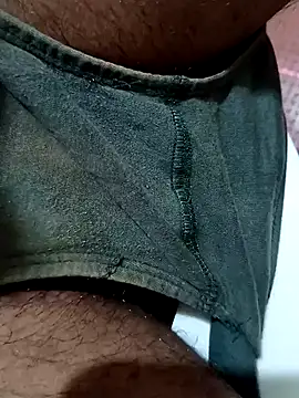 Snapshot of princemaheshboblover chatting on November 13, 8:19 pm princemaheshboblover online show from November 13, 8:19 pm