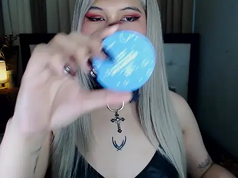 NaomiSmall online show from September 11, 9:20 am