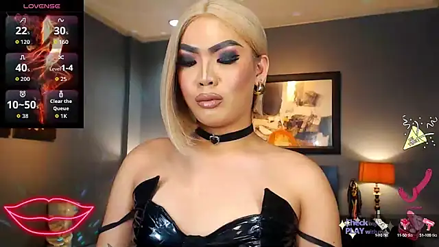 Snapshot of FridaHumphrey chatting on September 15, 5:24 pm FridaHumphrey online show from September 15, 5:24 pm