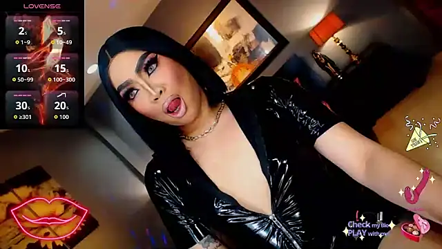 Snapshot of FridaHumphrey chatting on November 9, 6:06 pm FridaHumphrey online show from November 9, 6:06 pm