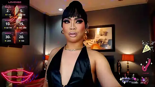 Snapshot of FridaHumphrey chatting on November 12, 6:08 pm FridaHumphrey online show from November 12, 6:08 pm